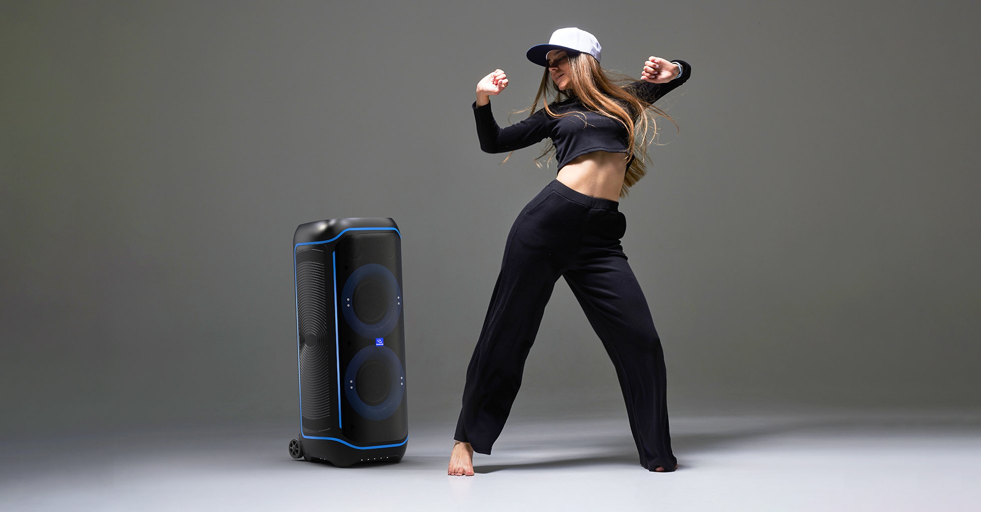 Goaltage SP08 SuperBeat Party Speaker including Remote Control and Wireless Microphone with High-Power Wireless Bluetooth Connection